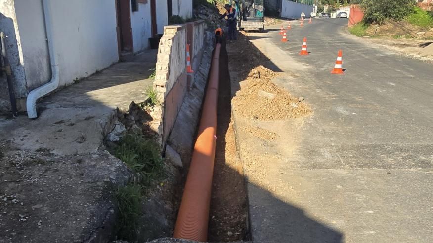Sistema de drenagem de águas na Freguesia