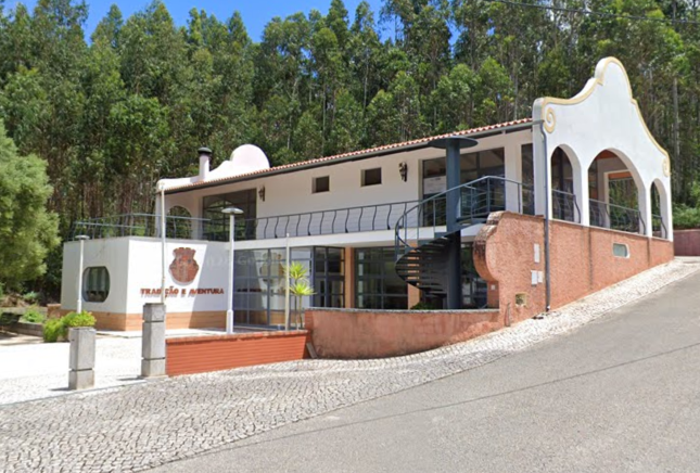 Espa&ccedil;o Potes Mouros